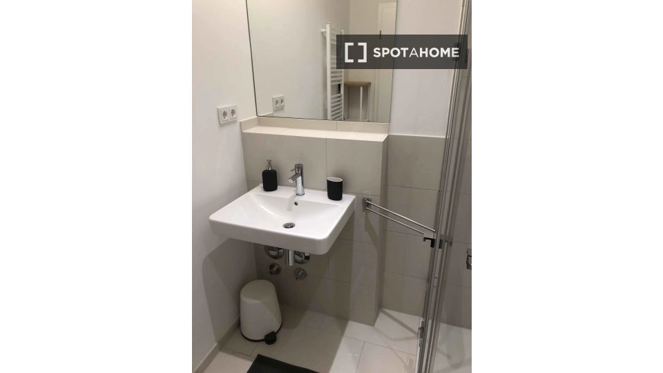 Double room Berlin, 4 beds, 116m² — photo 18