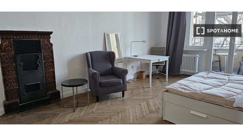 Double room Berlin, 4 beds, 130m² — photo 4