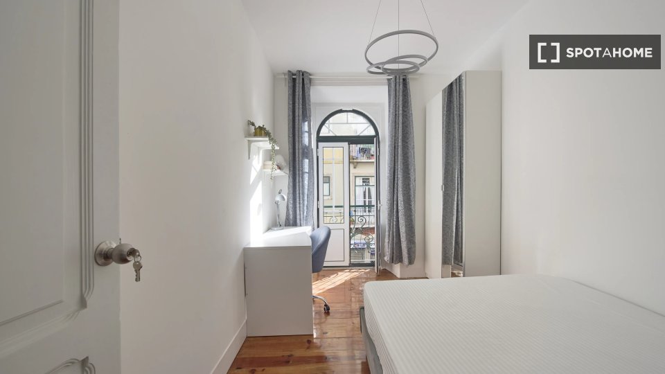 Double room Lisbon, 8 beds — photo 1