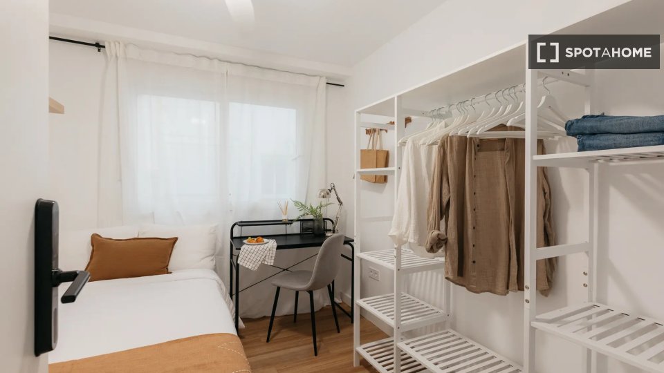 Double room Valencia, 5 beds — photo 16