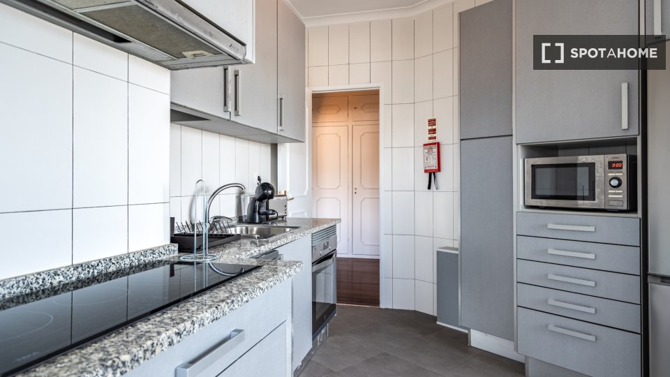 Apartment Lisbon, 3 beds — photo 7
