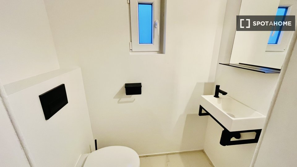 Double room Brussels, 8 beds — photo 5