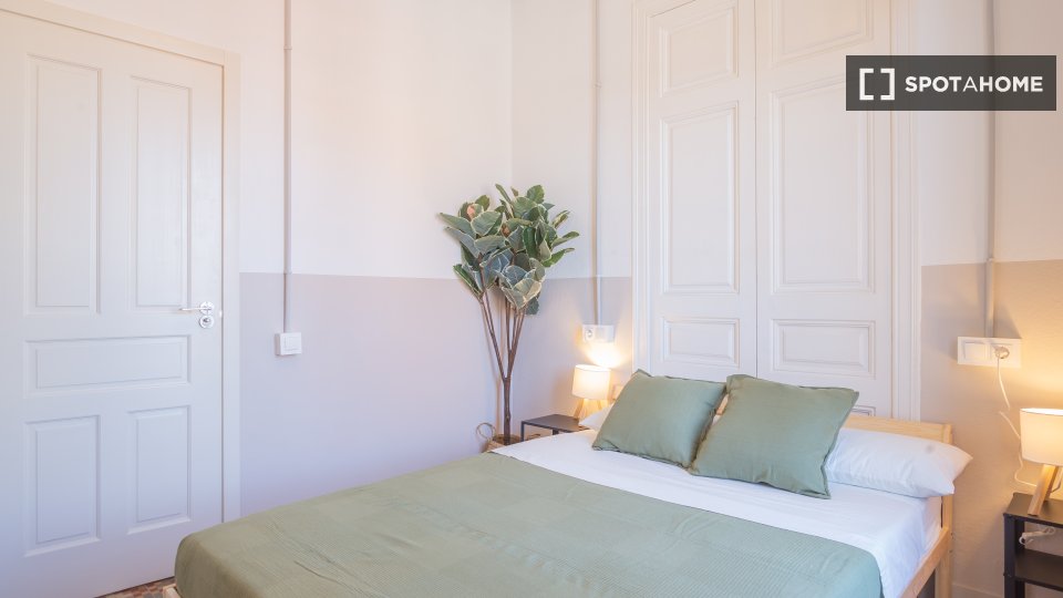 Double room Barcelona, 4 beds, 90m² — photo 3