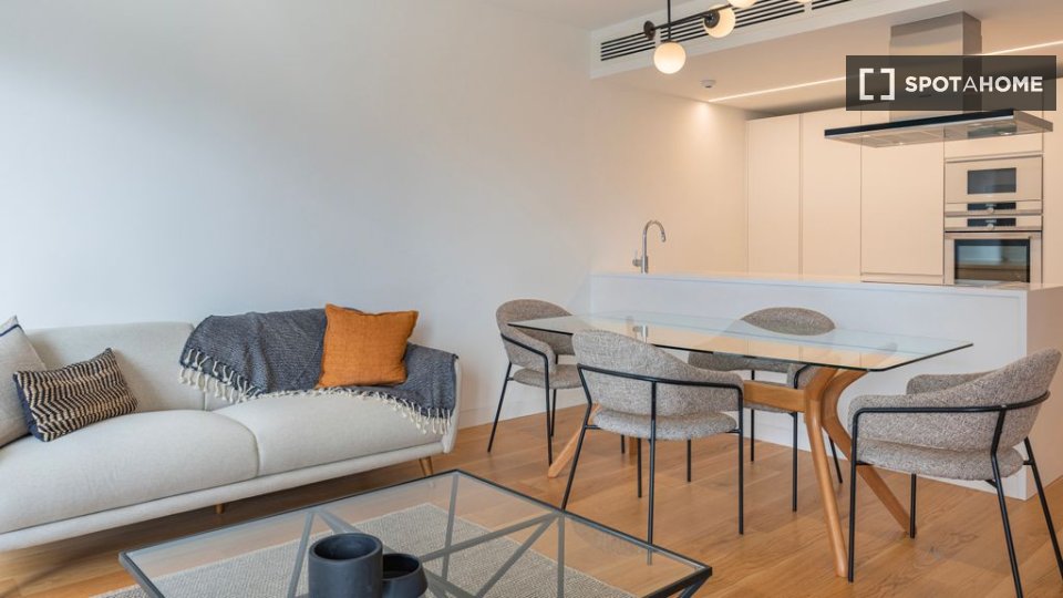 Apartment Lisbon, 1 bed — photo 15
