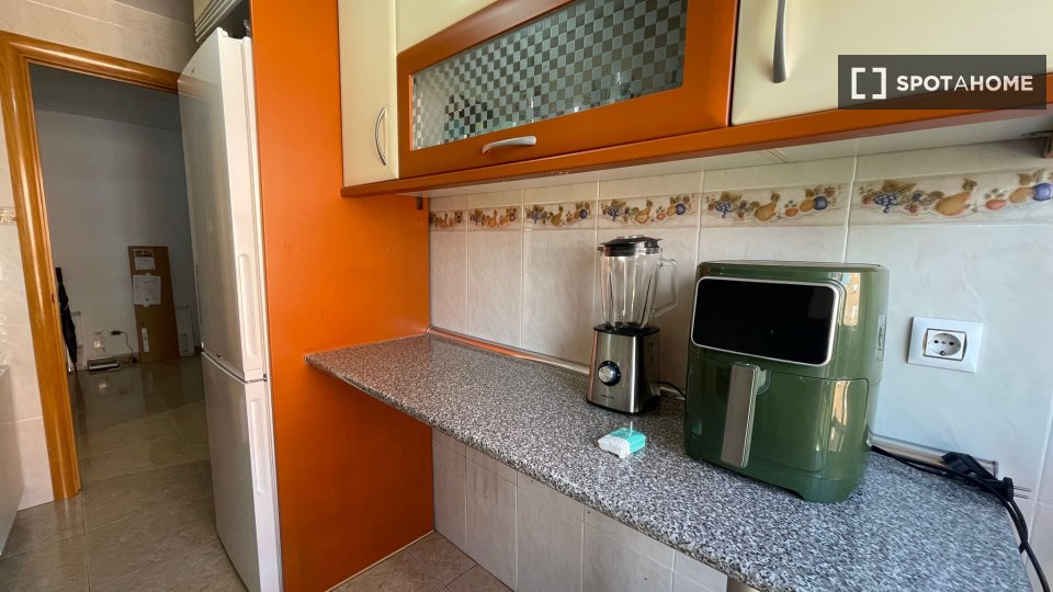 Double room Madrid, 3 beds — photo 9