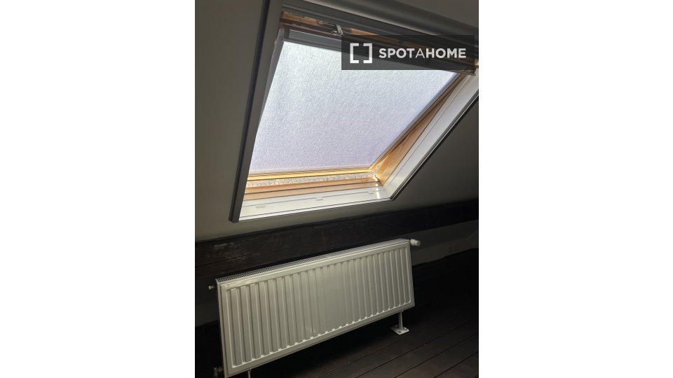 Double room Brussels, 9 beds, 13m² — photo 32