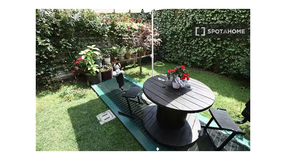 Double room Milan, 2 beds — photo 19