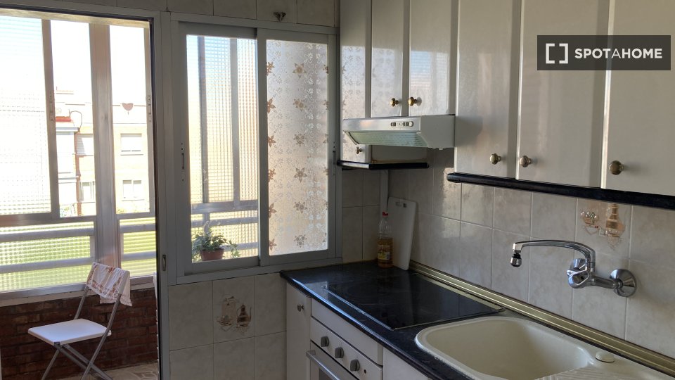 Double room Madrid, 4 beds, 70m² — photo 2