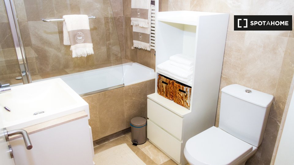 Apartment Porto, 1 bed, 75m² — photo 12