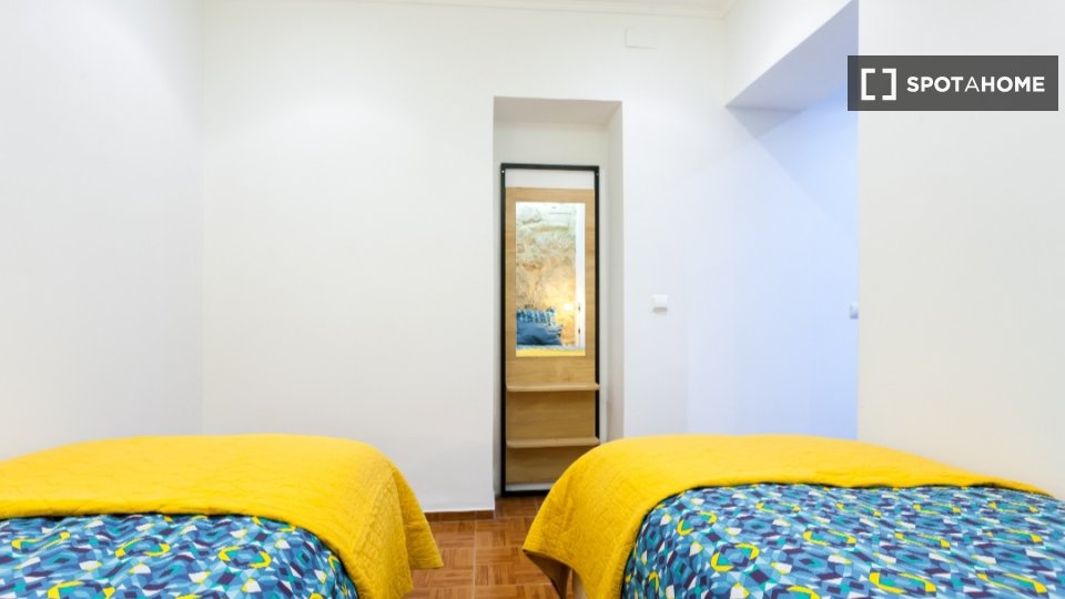 Apartment Lisbon, 2 beds — photo 17