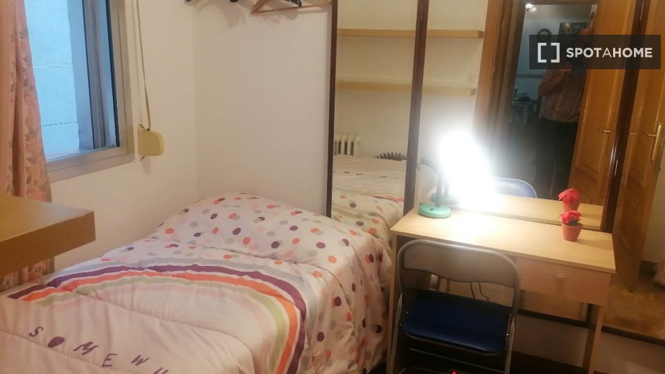 Double room Madrid, 4 beds, 125m² — photo 9
