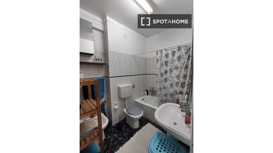 Apartment Lisbon, 2 beds, 75m² — photo 4