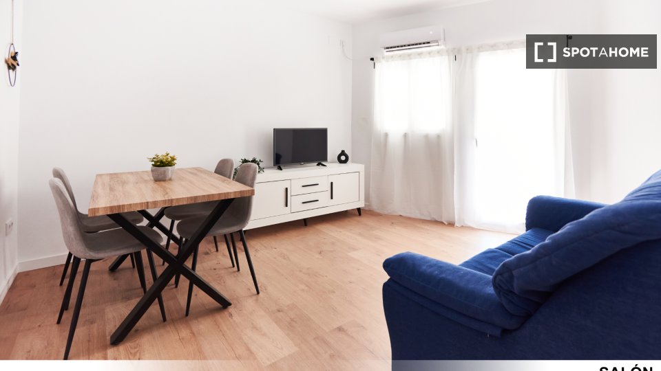 Double room Seville, 3 beds — photo 18