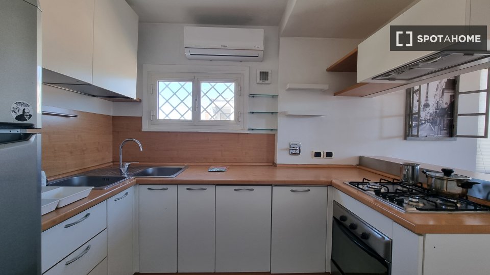 Apartment Rome, 1 bed, 84m² — photo 2