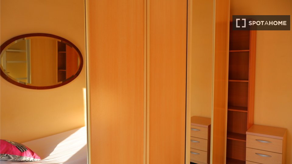 Double room Valencia, 3 beds, 110m² — photo 17