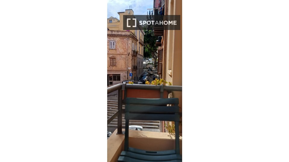 Double room Cagliari, 3 beds, 100m² — photo 4