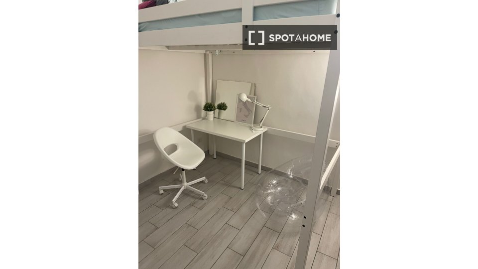 Double room Naples, 8 beds — photo 15