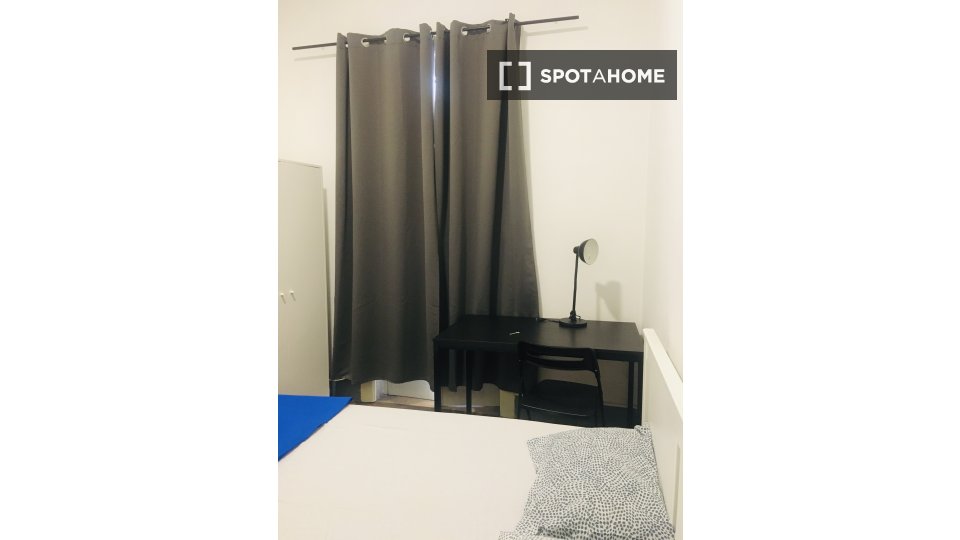 Double room Lisbon, 6 beds — photo 21