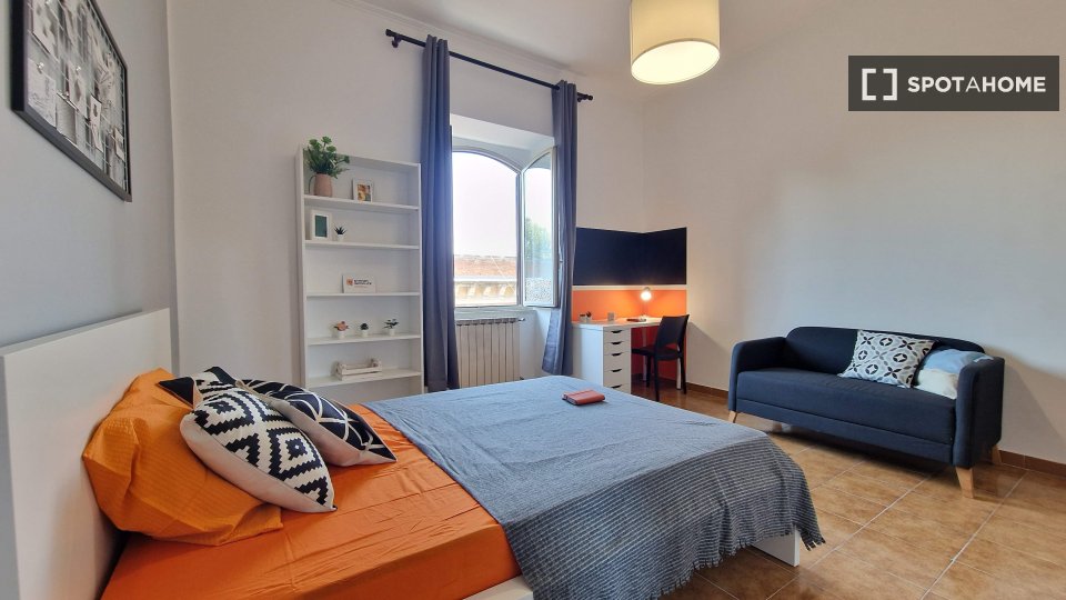 Double room Rome, 3 beds — photo 38