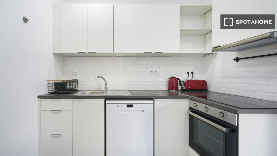 Double room Lisbon, 4 beds — photo 11