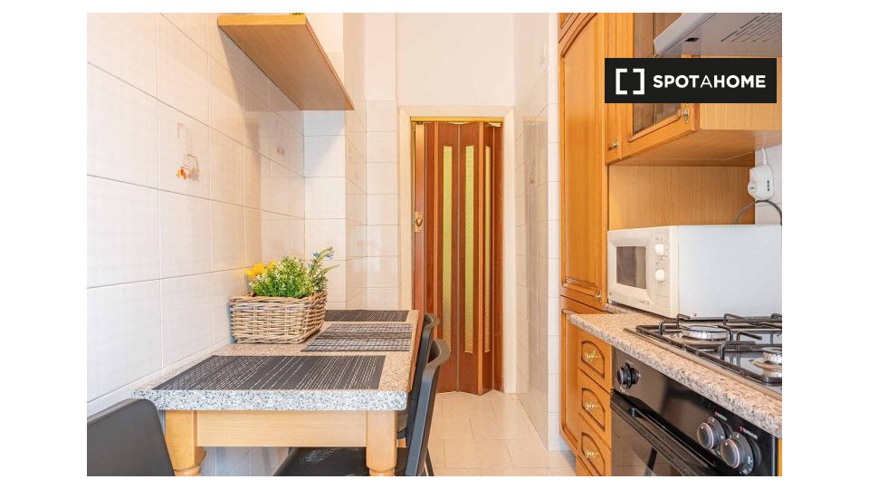 Double room Milan, 4 beds, 80m² — photo 11