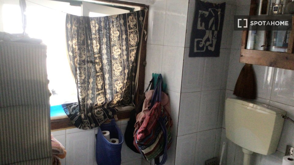 Double room Lisbon, 2 beds — photo 6
