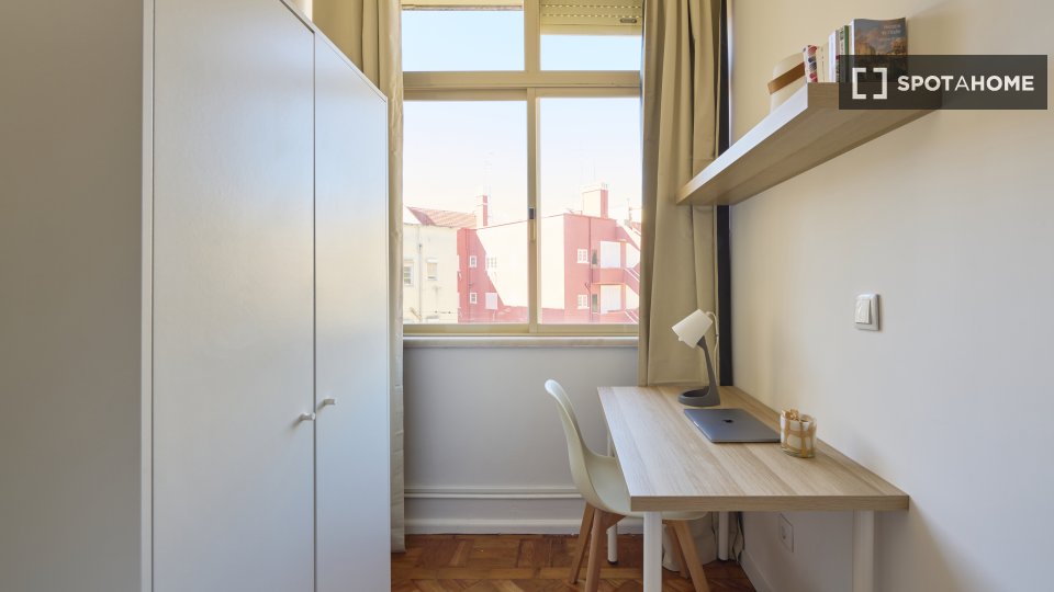 Double room Lisbon, 11 beds — photo 21