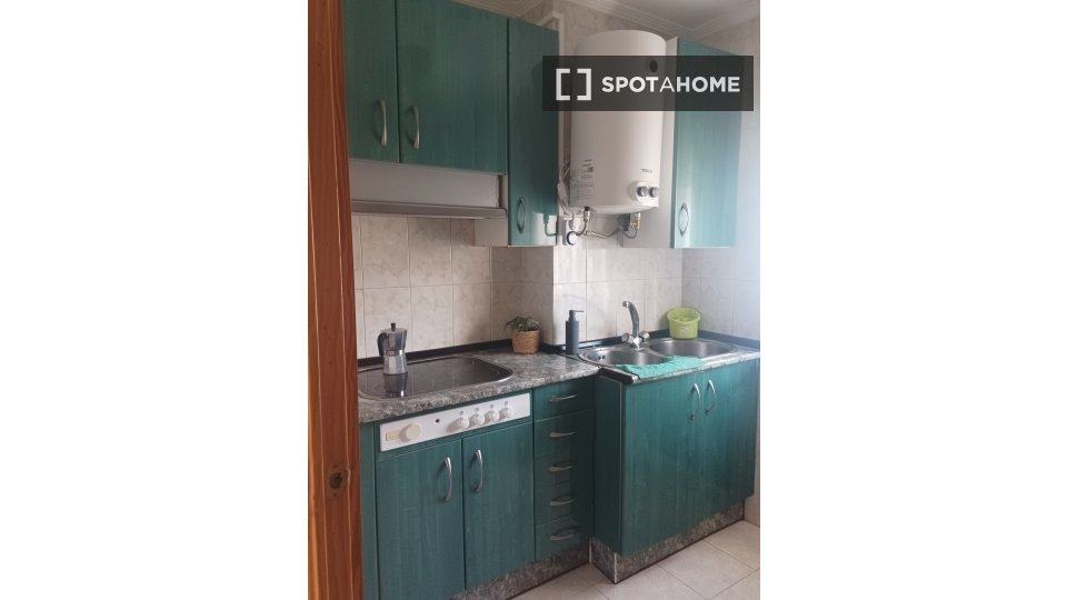 Double room Madrid, 3 beds — photo 2
