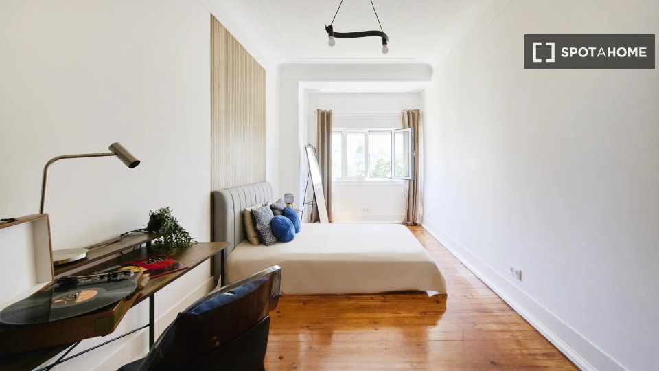 Double room Lisbon, 6 beds — photo 11
