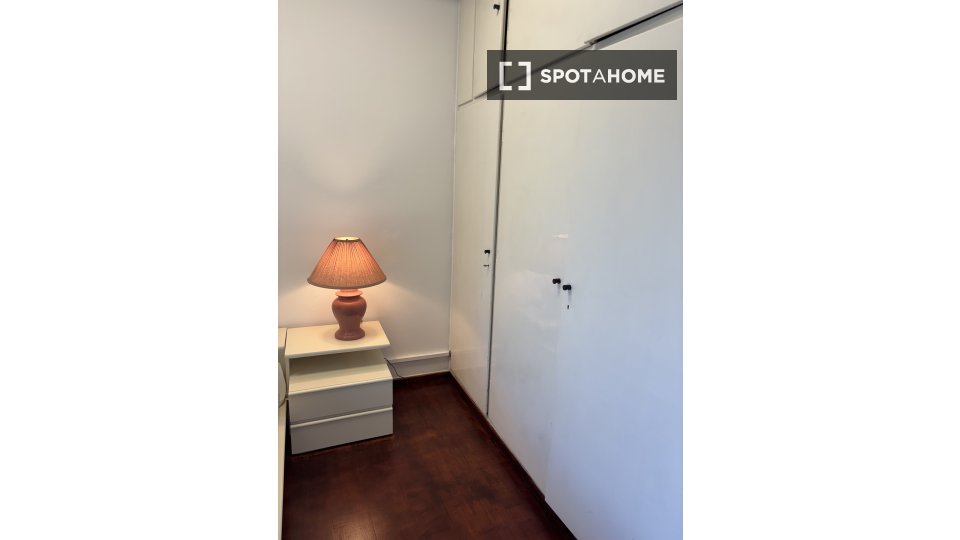 Double room Athens, 4 beds, 130m² — photo 15