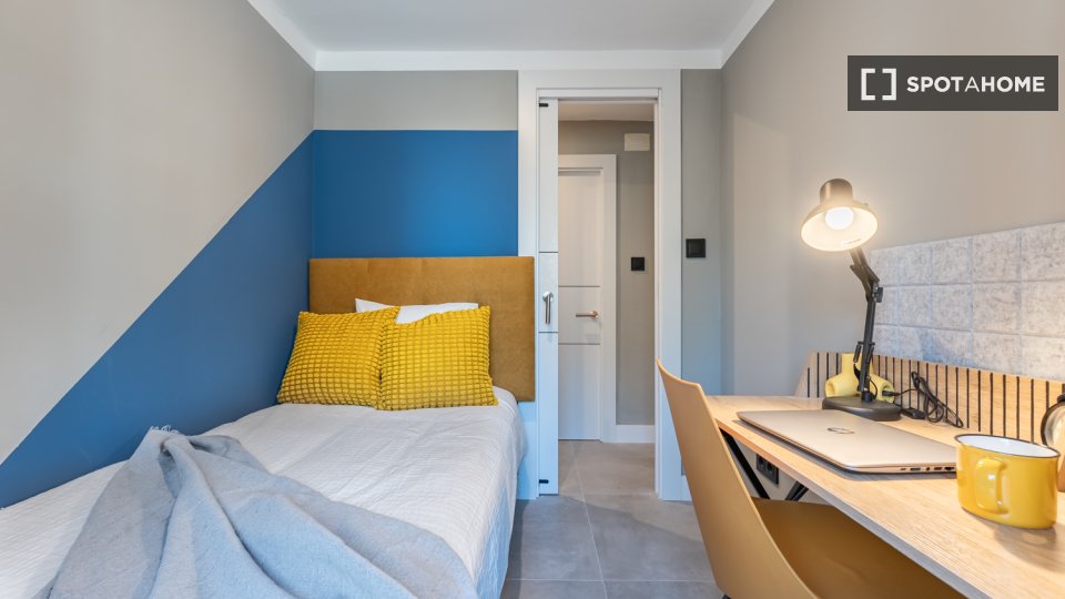 Double room Madrid, 6 beds, 70m² — photo 2