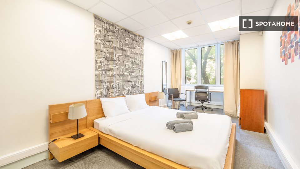 Double room Lisbon, 9 beds, 290m² — photo 1