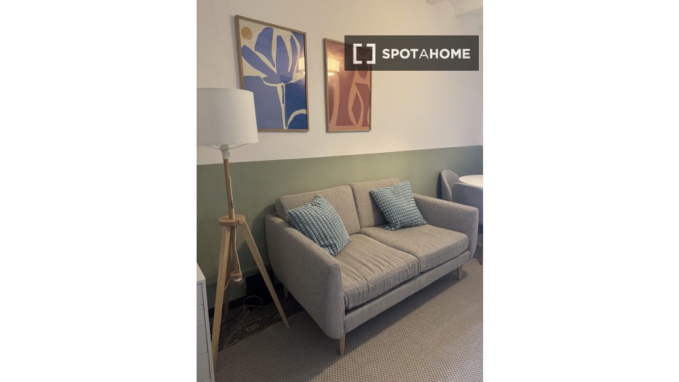 Double room Barcelona, 5 beds, 120m² — photo 6