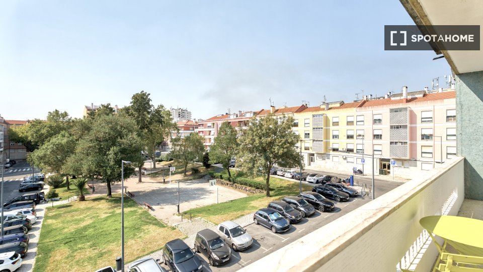 Double room Lisbon, 5 beds — photo 9