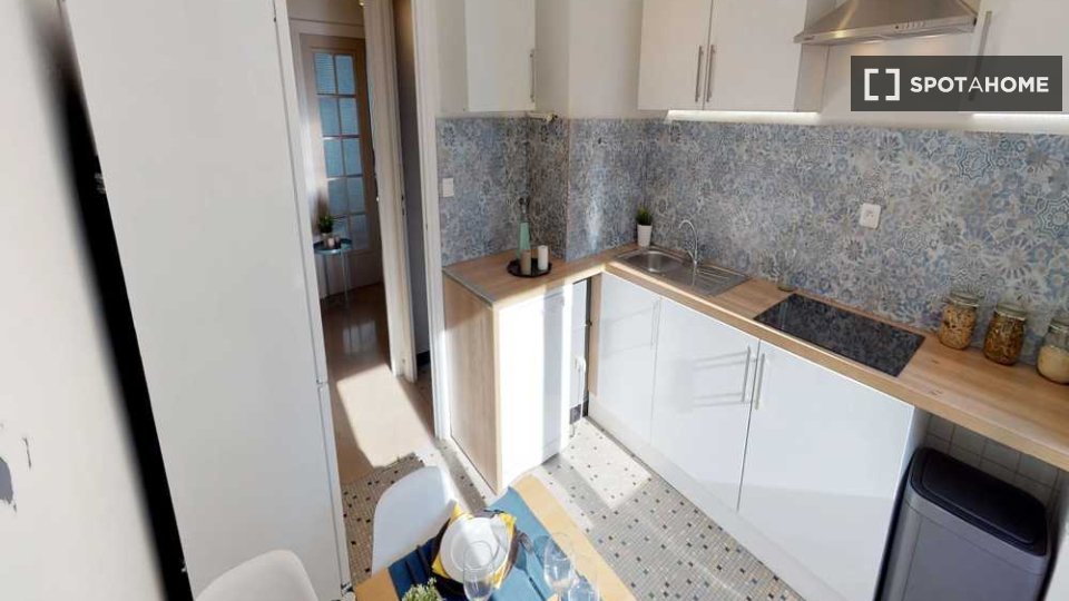 Double room Lyon, 3 beds, 70m² — photo 4