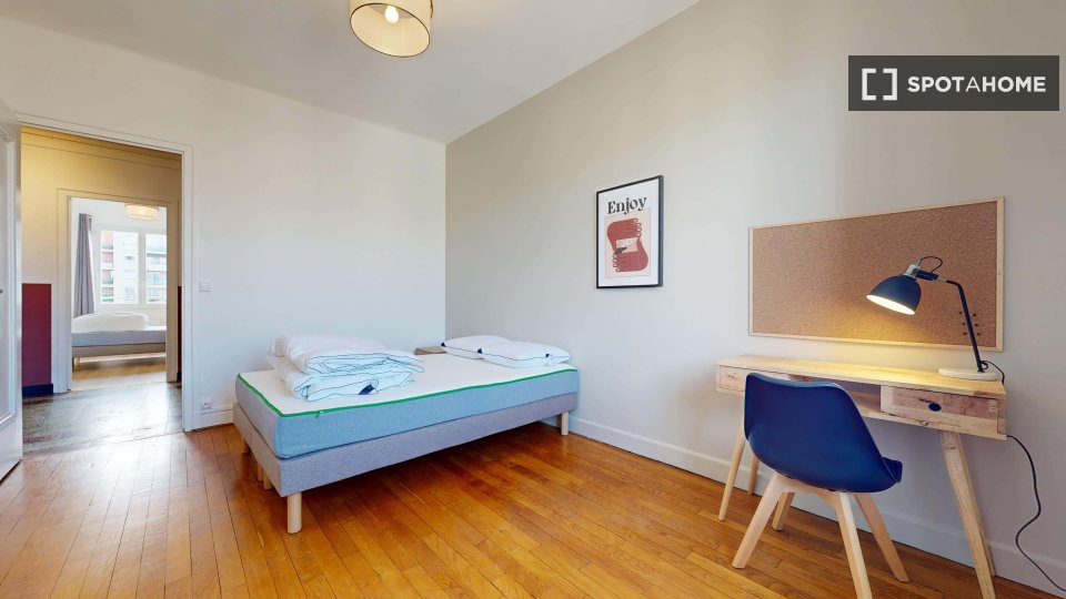 Double room Lyon, 6 beds — photo 9