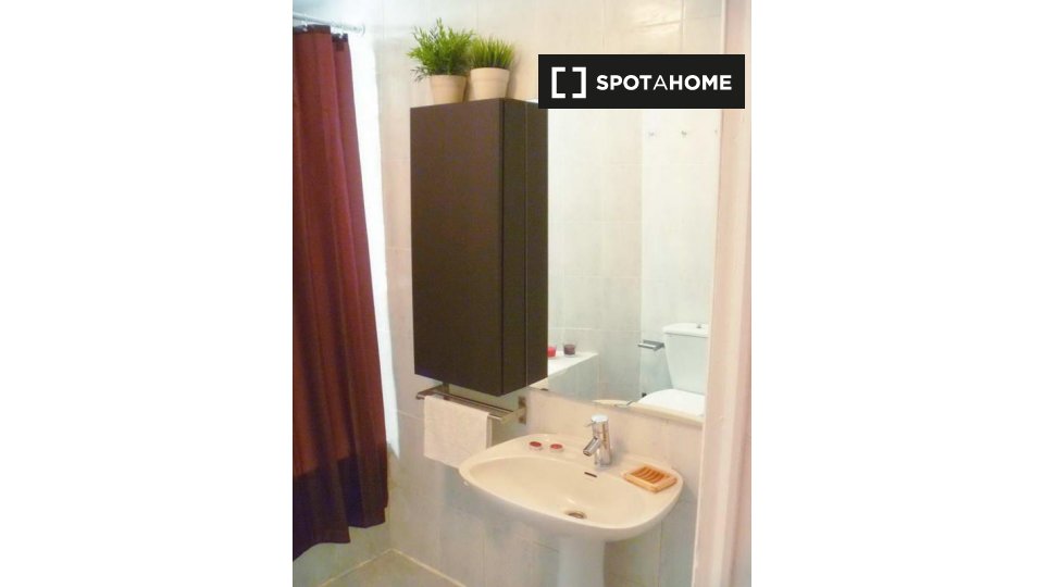 Double room Madrid, 4 beds — photo 14