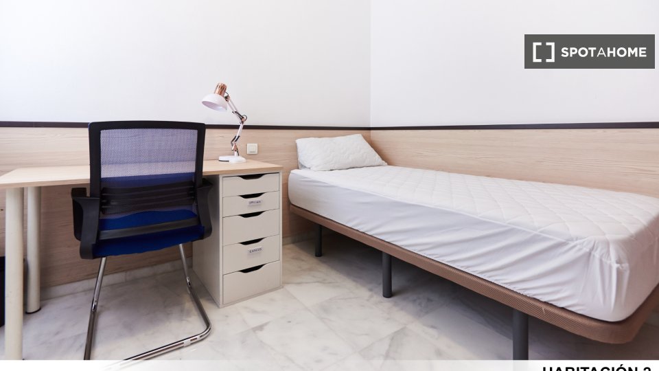 Double room Seville, 4 beds — photo 12