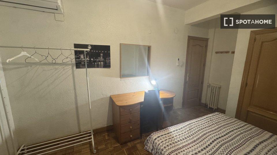 Double room Madrid, 4 beds, 125m² — photo 18