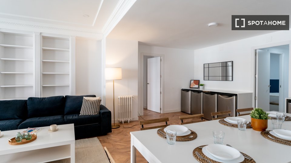 Double room Madrid, 7 beds — photo 18