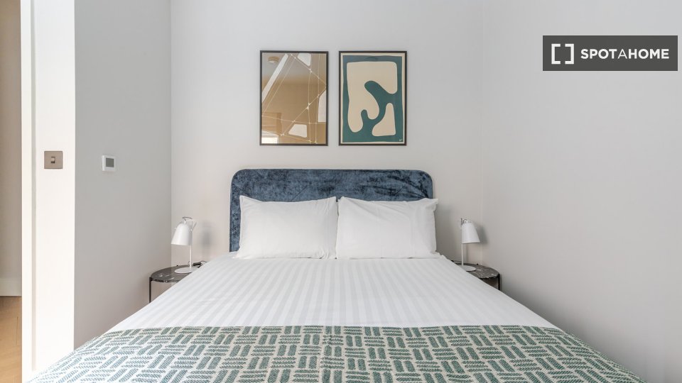 Apartment London, 2 beds — photo 18