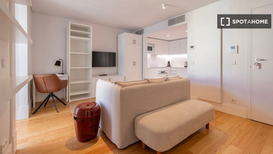 Apartment Lisbon, 1 bed — photo 8