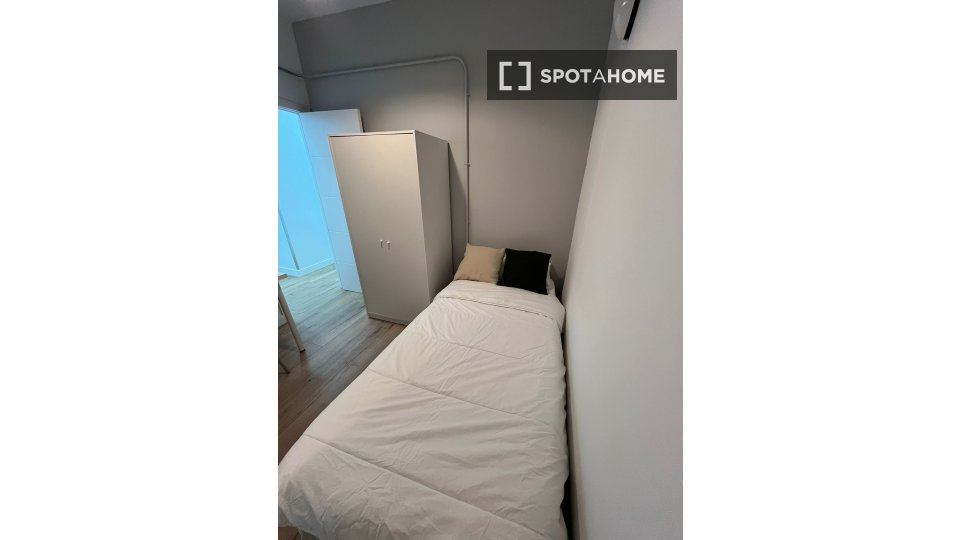 Double room Madrid, 6 beds — photo 6