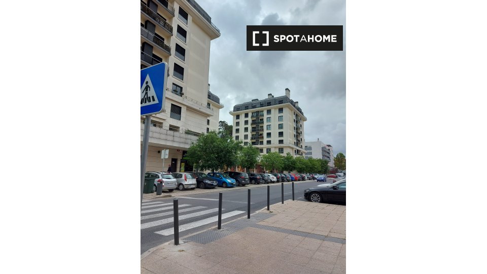 Double room Lisbon, 4 beds, 110m² — photo 8