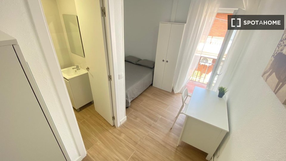 Chambre double Madrid, 5 chambres — photo 18