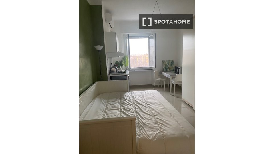 Double room Milan, 2 beds — photo 2