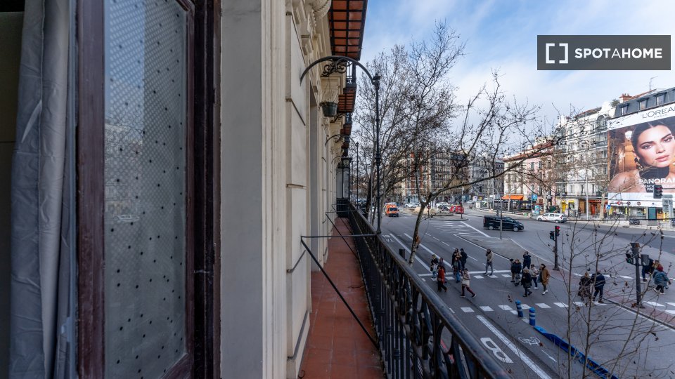 Double room Madrid, 11 beds — photo 12