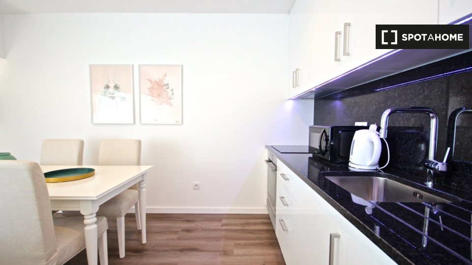 Apartment Lisbon, 1 bed — photo 13