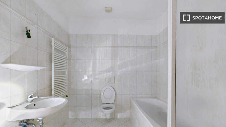 Double room Berlin, 7 beds, 93m² — photo 15