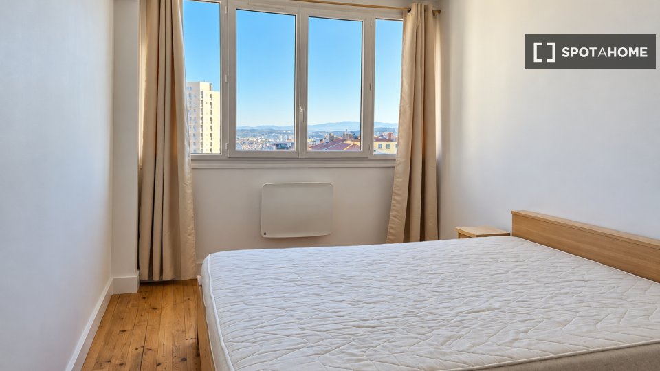 Appartamento con 1 camera da letto in affitto a Croix-Rousse-Est, Lione - a Lione